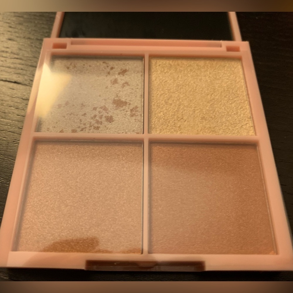 Kinder Glow Highlight Palette
